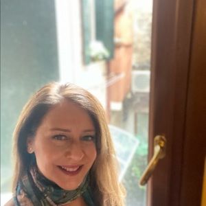 Meet your Posher, Lori